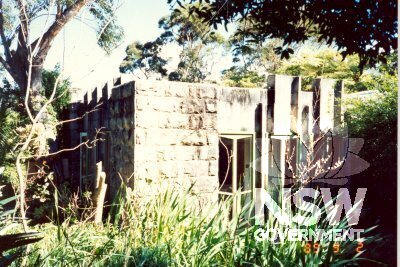 Duncan House, No. 8 The Barbette, Castlecrag. Designed by Walter Burley Griffin, built 1934. Photo prior to 1990s additions.