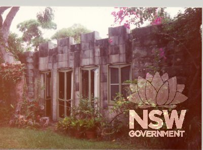 Duncan House, No. 8 The Barbette, Castlecrag. Designed by Walter Burley Griffin. Photo taken prior to 1990s work on the house and garden.