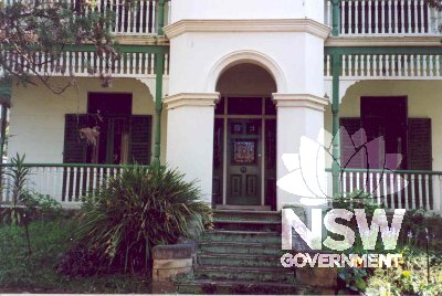 View of Woodlands (formerly Inglewood) c.2002.  Details and form of the original house can be seen behind the protruding entry element and Federation style verandah.