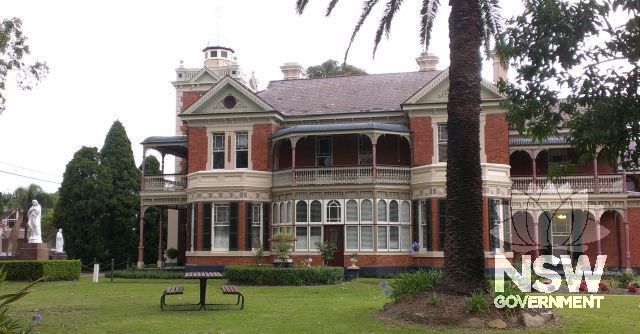 East façade of the Edmund Rice Building (Mount Royal part dating from 1887) from across the main courtyard of the ACU Strathfield Campus.