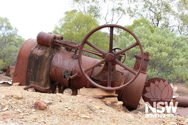 steam engine for driving ore crushing machinery, 1920s site of ore processing