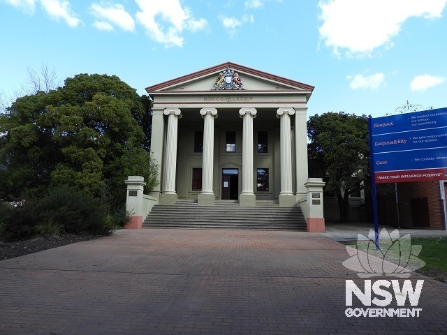 Young Great Courthouse looking south
