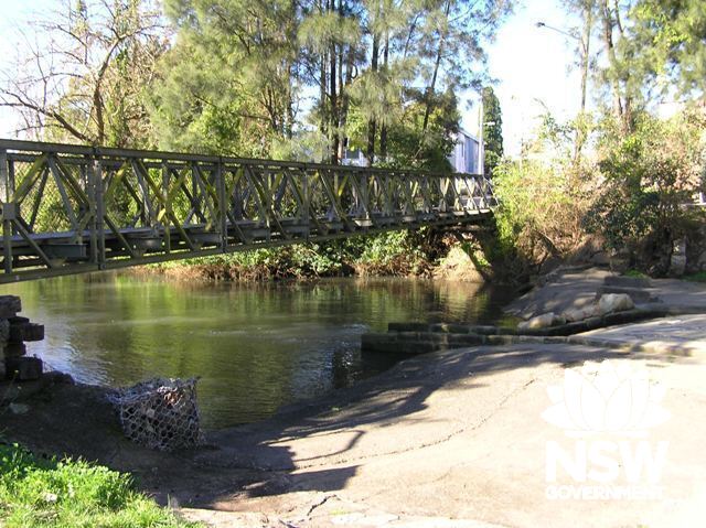 Footbridge over Wolli Creek at Western end of Henderson Street