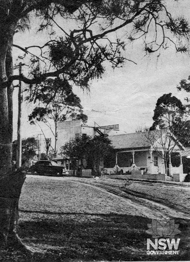 c1926, view of 'Allawah', as it was known at the time.  The upper storey studio is visible with a flat roof and external stair.
