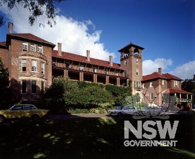 Women's College within the University of Sydney: façade of Sulman and Power wing facing Western Ave