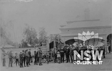 Wilcannia post office and mail coach 1900