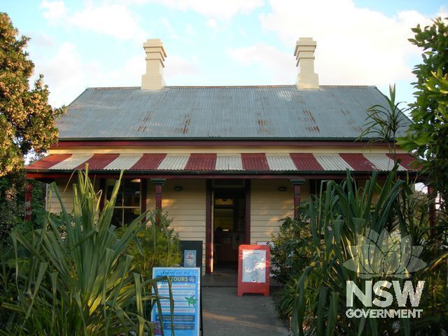 Byron Bay Visitor's Information Centre - formerly the Station Master's cottage   (See also P88, 'Byways of Steam', op cit)