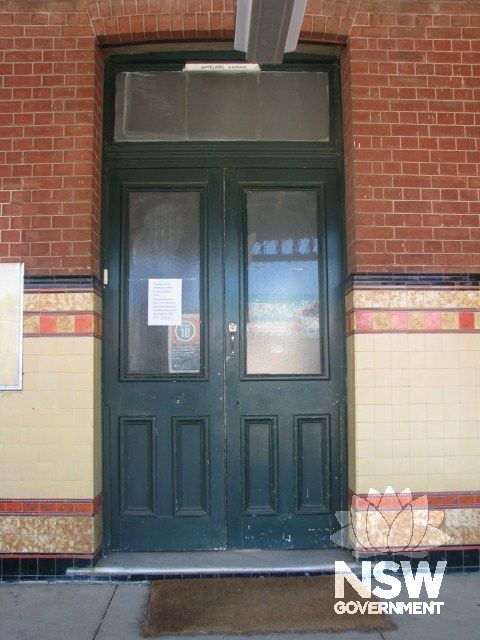 Freemason's Hotel door