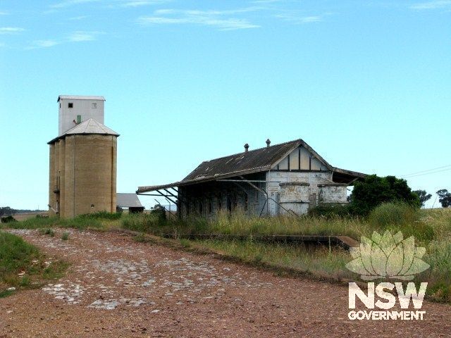 Cumnock Railway Station Group, station and silos.