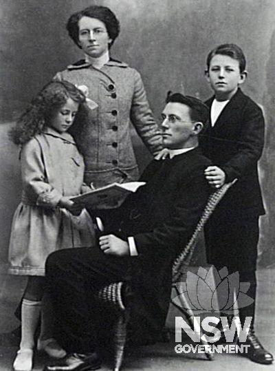 July 1914 photo of  Congregational Minister Lionel Fletcher (seated) and his family. Campbelltown City Library. Local Studies Collection Image No. 006\006359