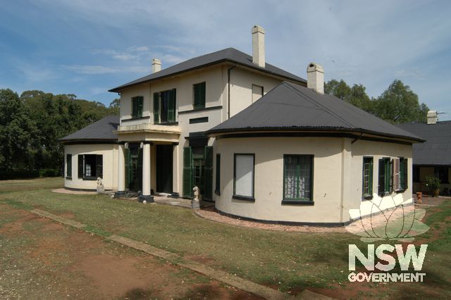 Denham Court house: Front (east) elevation - 2004