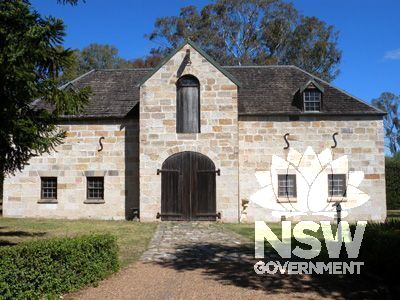 Denham Court house - 1986 sandstone stables/barn