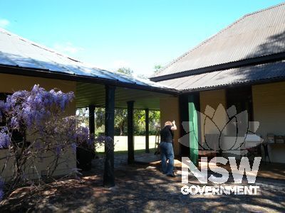 Denham Court house:  north kitchen verandah, join with rear house verandah