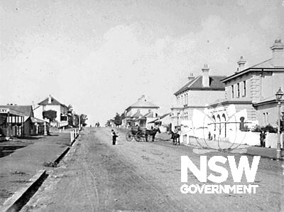 Old Campbelltown Post Office - historic photo 1886 - Queen Street, Campbelltown showing post office - Campbelltown City Library Image No. 000\000376    horsedrawn vehicles, lampposts