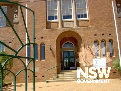 Front of Cessnock High School