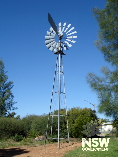 Southern Cross 2.4m wheel IZ Pattern windmill, 1949 model.