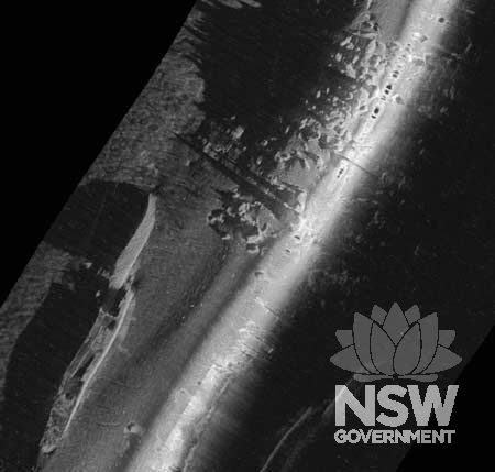HMAS Swan Shipwreck - sonar photo showing ship and reef