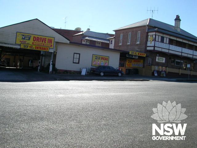 Australian Hotel & Stables