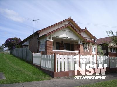 Side view of 3 Cronulla Street, Carlton.