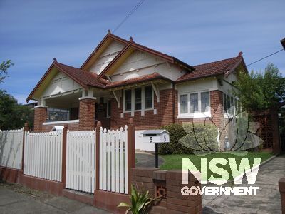Side view of 3 Cronulla Street, Carlton.