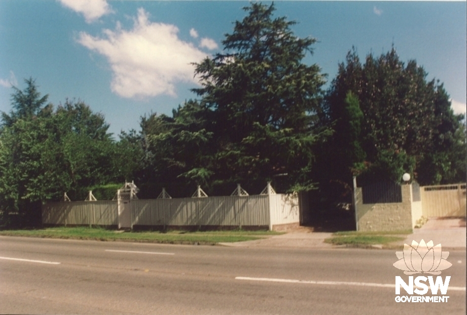 Front fence and garden