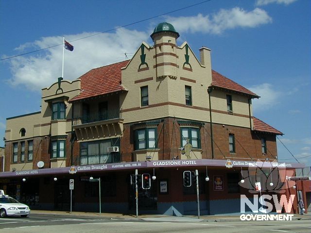 Gladstone Hotel