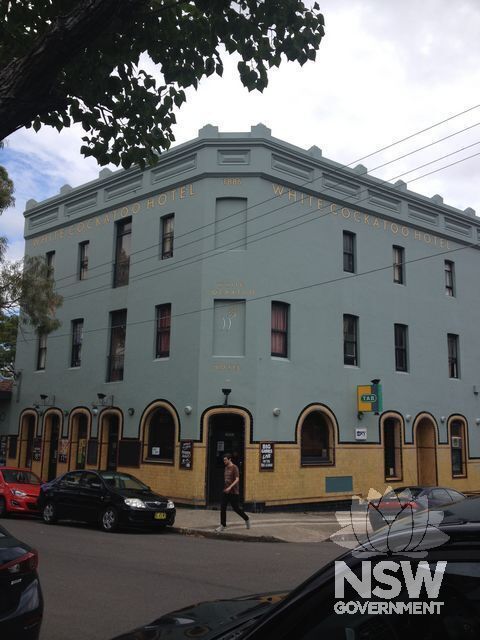 White Cockatoo Hotel (The)