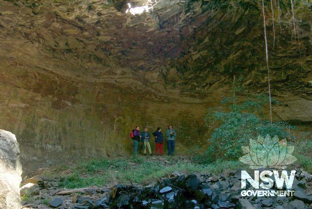 Whispering Gallery - rock overhang.