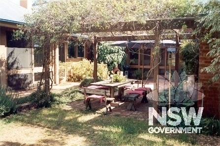 Narrawa courtyard