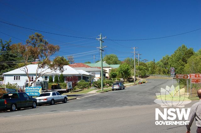 View up to the knoll on Picton Avenue, showing streetscape of traditional cottages that should be retained.
