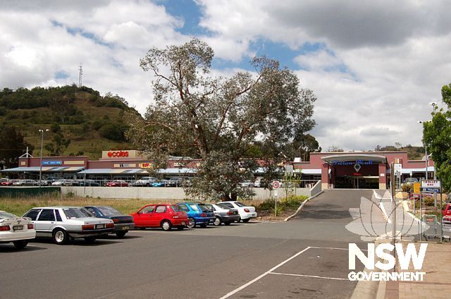 Clumsily handled changes of level at an important public open space such as this, should gradually be upgraded with improved landscape treatments.