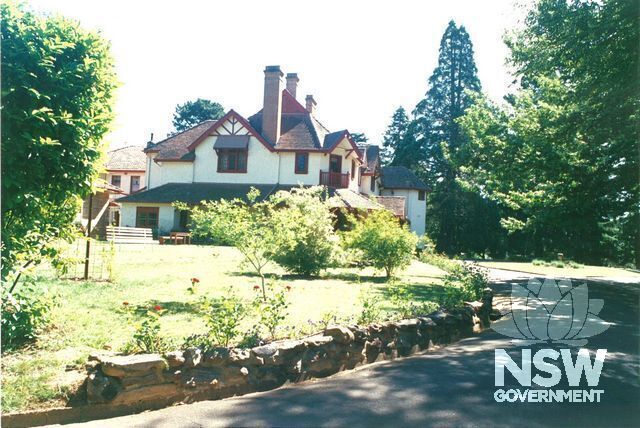 Kerever Park, former Knoyle, showing garden