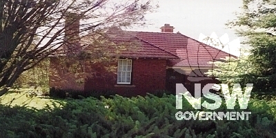 Thomas Walker Estate, cottage