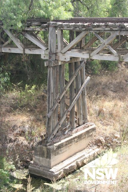 Upper Manilla, Borah Creek Underbridge