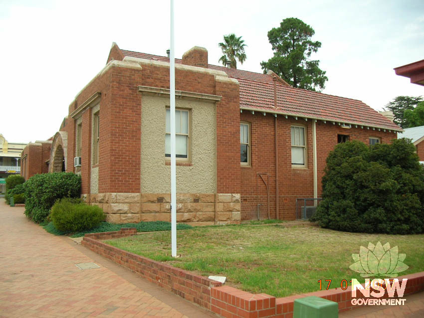 Wellington Courthouse, western façade.