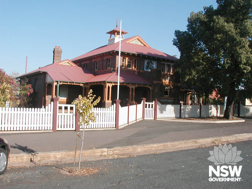 Temora Courthouse