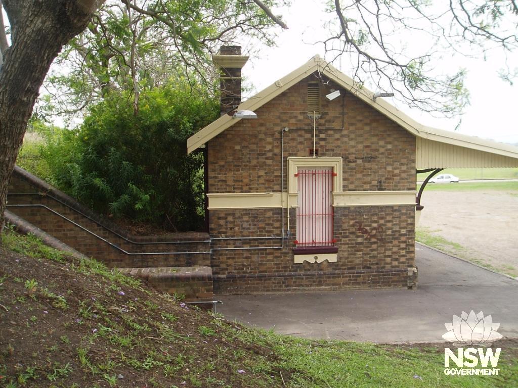 Former parcels office at East Maitland. This may have been the former station building on the earlier alignment of the Morpeth branch line (before construction of the 4th East Maitland railway station in 1914).