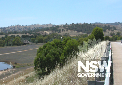 View north from Hume Highway with Hillas Creek Bridge in distance