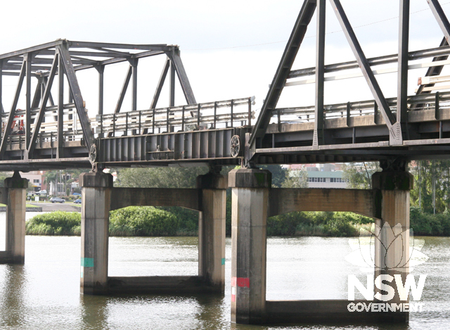 Lift span with remnant lifting pulley wheels. Note that lifting towers on adjacent spans have been removed.