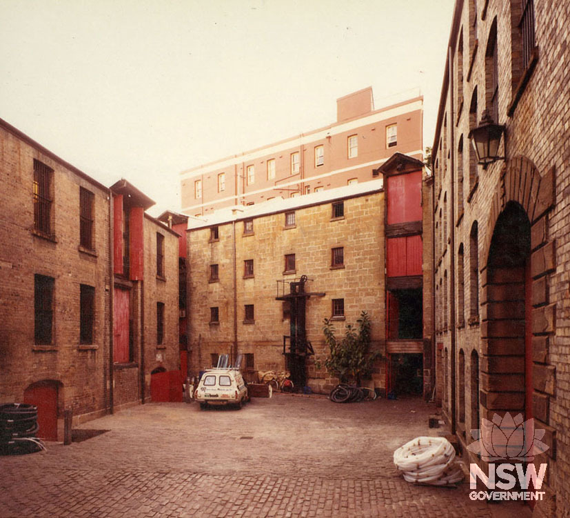 Argyle Stores Courtyard showing Hydraulic Whip 1980