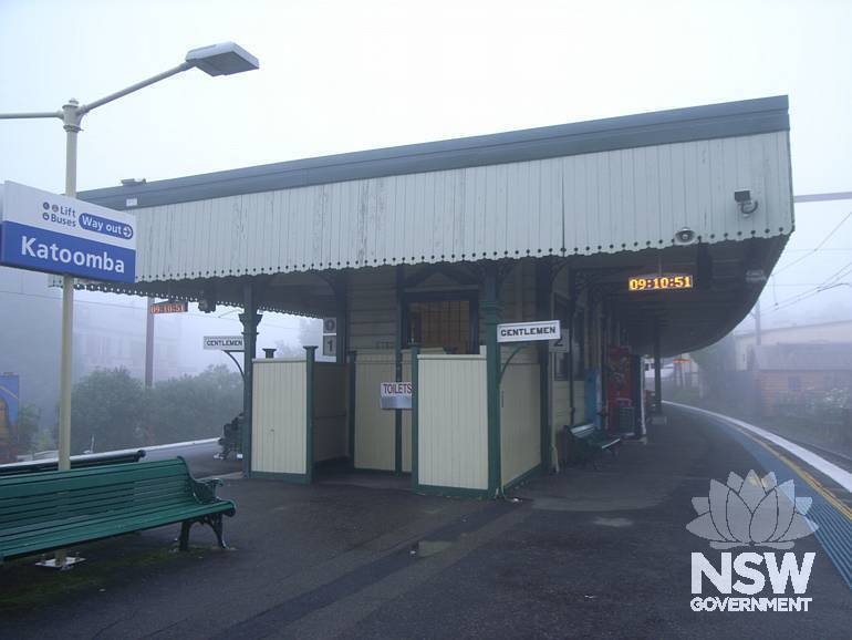 Katoomba Station Building from the west (country) end