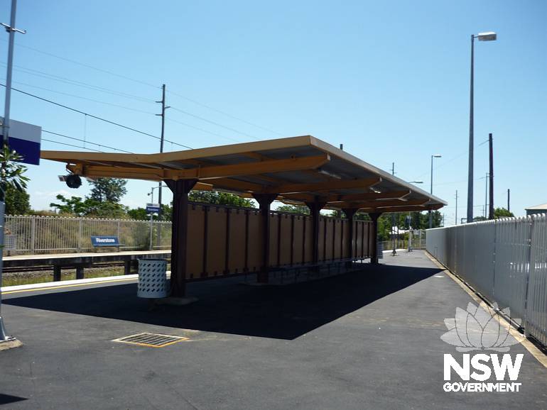 Passenger shelter at the eastern end of platfrom