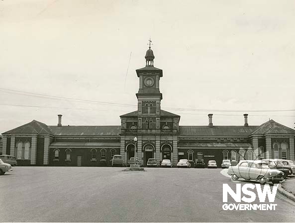 Albury Railway Station- view from approach, 1960