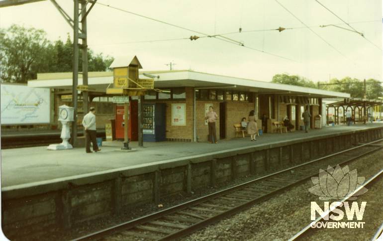 Burwood Station c1980s - Platform 3