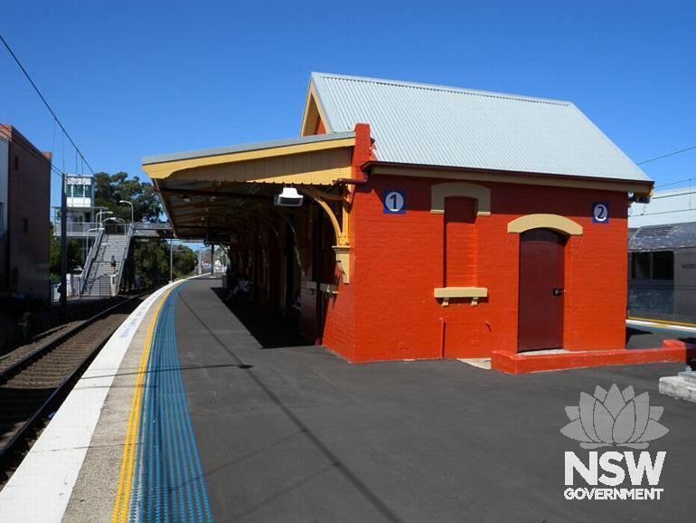 Carlton Railway Station - Platform 1/2  building - detail west elevation and north elevation