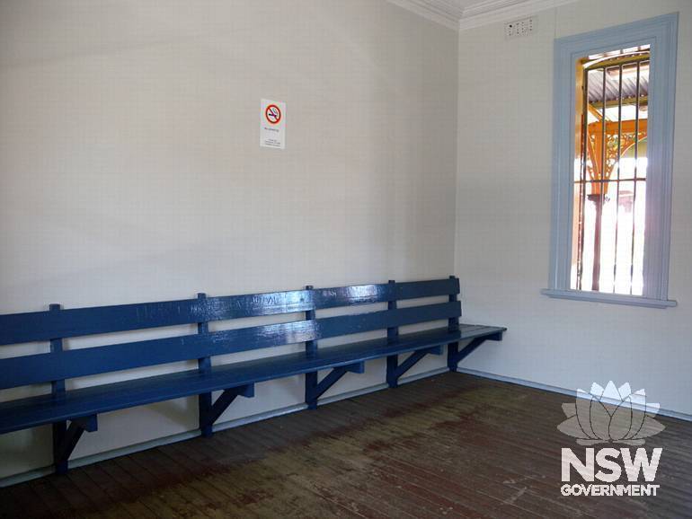 Carlton Railway Station - Platform 1/2  building - interior, waiting room