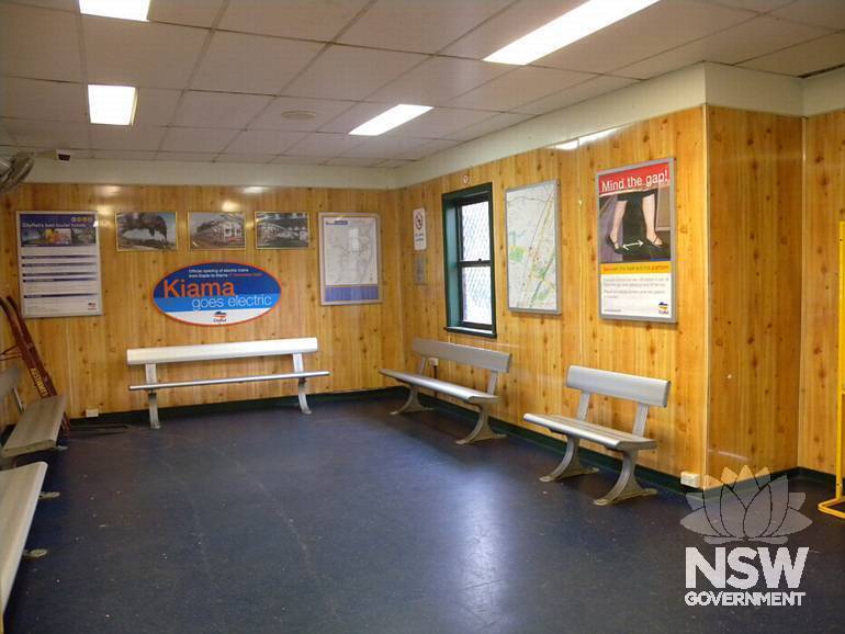 Dapto Railway Station - waiting area to main platform building