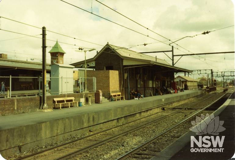 Burwood Station c1980s - Platform 4