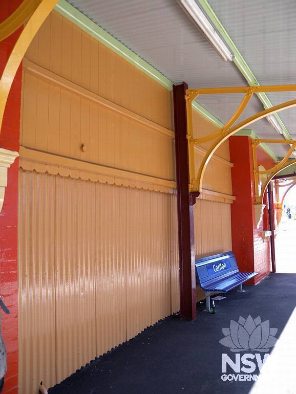 Carlton Railway Station - Platform 1/2  building - north elevation - weatherboard clad connecting section between the two brick buildings, and awning