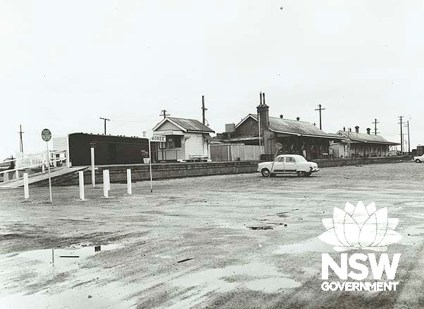 Moree Railway Station- view of approach side